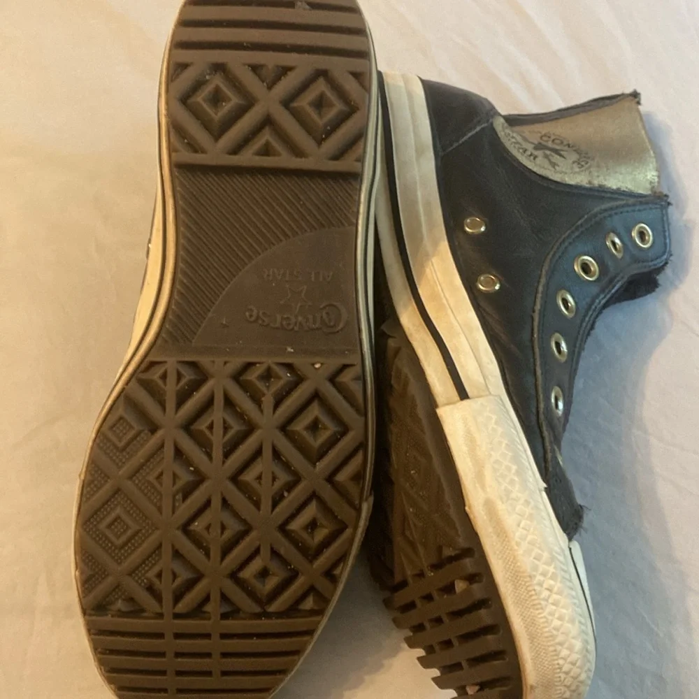 Converse Taylor Chelsea size 8 - Picture 6 of 7